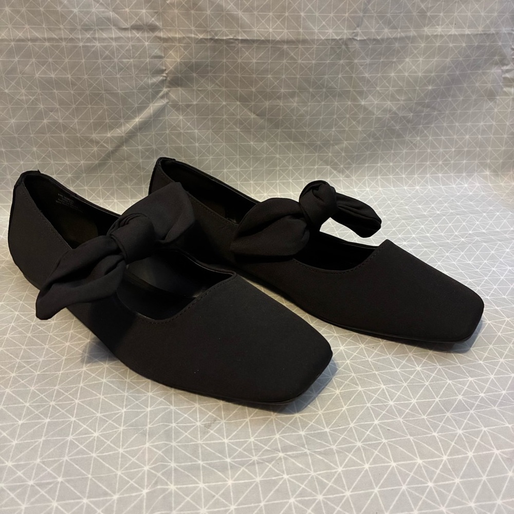 NIB Journee Collection Seralinn Black Bow Mary Janes 10